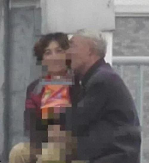 大爷大妈爆料事件视频,一视频揭露惊人真相，网友热议不断！